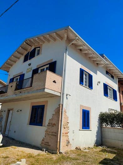 Appartamento con 6 locali in vendita in Contrada Piano Vomano, Cermignano