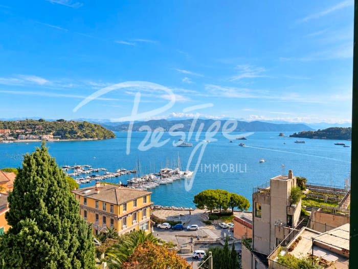 Appartamento quadrilocale in vendita in Via delle Ville, Centro, Portovenere