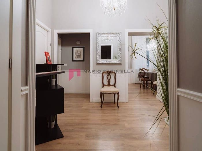 Appartamento quadrilocale in vendita in via della Maddalena, Maddalena, Genova