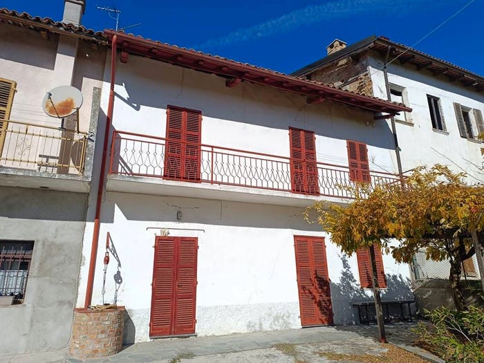 Casa con 6 locali in vendita in Via Umberto I, Cardona, Alfiano Natta