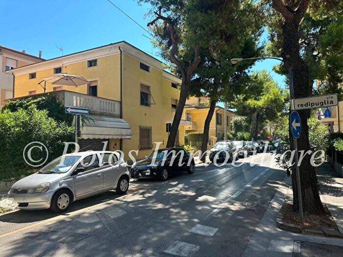 Appartamento con 5 locali in vendita in Viale della Vittoria, Porto San Giorgio