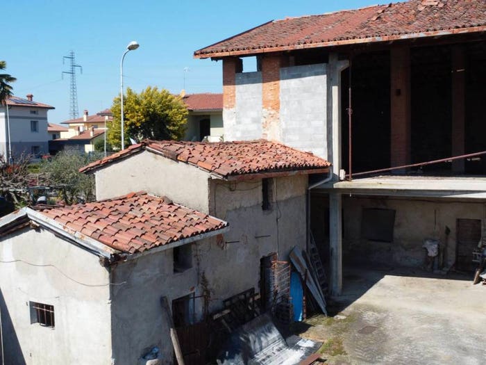 Appartamento con 6 locali in vendita in Via madonna Degli Angeli, Calusco d'Adda