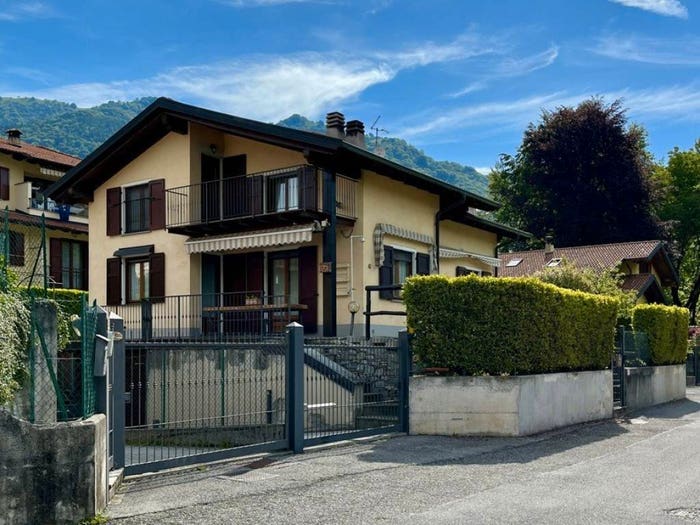 Casa con 6 locali in vendita in Via Roma C, Castiglione D'Intelvi, Centro Valle Intelvi
