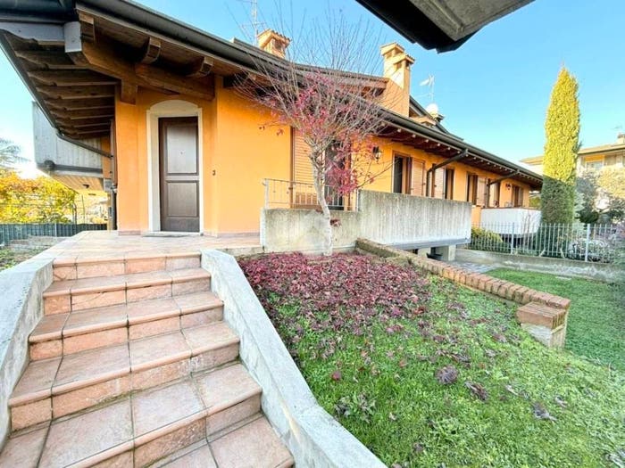 Casa trilocale in vendita in Via Pittore Pordenone, Corticelle Pieve, Dello