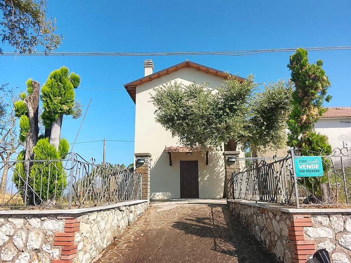 Casa con 5 locali in vendita in Strada di Gualdo, Narni