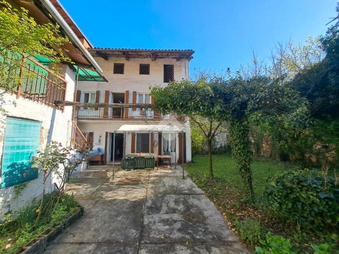 Casa quadrilocale in vendita in Via Marconi, Centro, Magnano