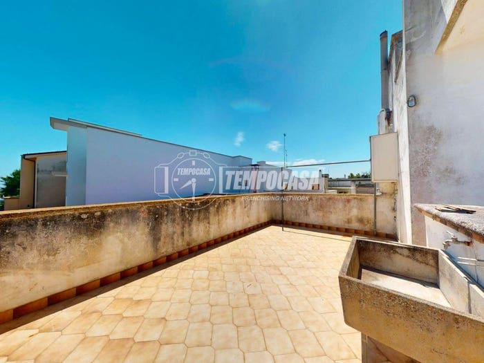Casa con 6 locali in vendita in Via Don Luigi Sturzo, Corigliano d'Otranto