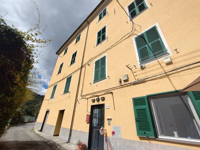 Appartamento trilocale in vendita in Bolzaneto, Genova