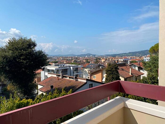 Appartamento trilocale in vendita in Via Amedeo Avogadro, Muraglia, Pesaro