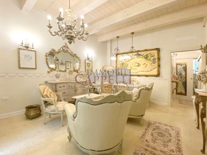 Casa con 6 locali in vendita in Via Camillo Benso di Cavour, Centro, Meldola