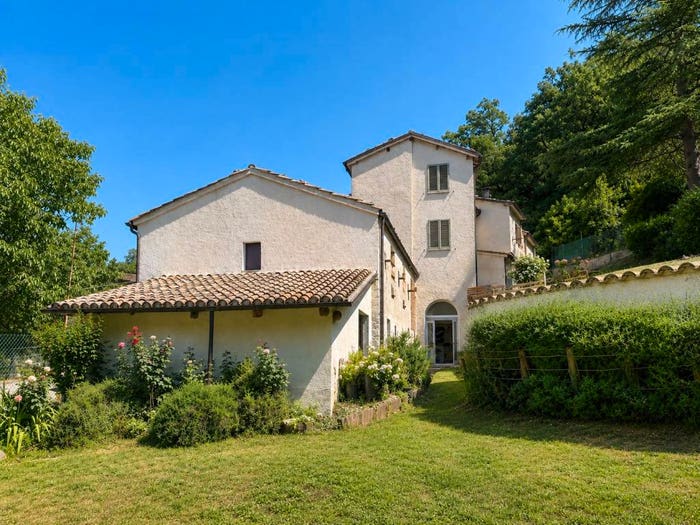 Casa con 6 locali in vendita in Via Valle, Contrada Valle, Sefro