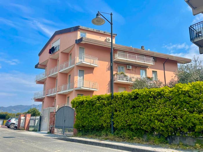 Appartamento trilocale in vendita in Via Comano, Marina di Carrara, Carrara