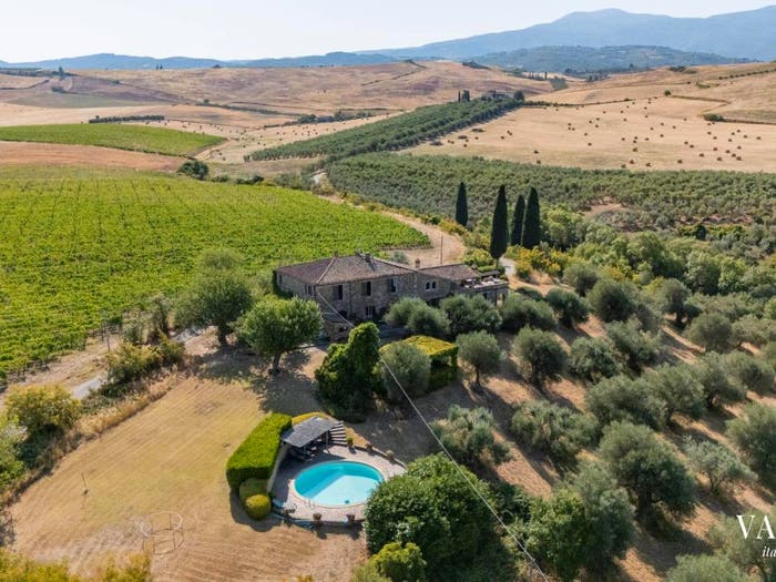 Casa con 6 locali in vendita in Castel del Piano