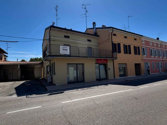 Casa con 6 locali in vendita in via Bruino, Centro, Medolla