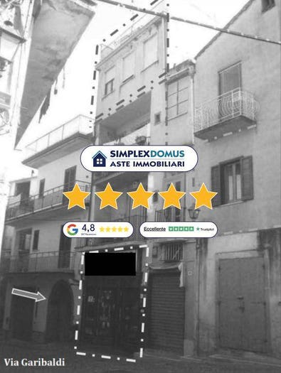 Appartamento con 6 locali in vendita in Via Garibaldi, Centro, Albanella