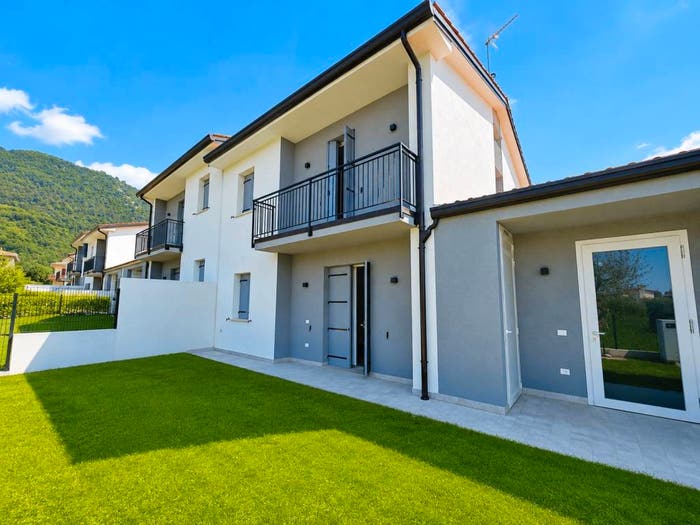 Casa trilocale in vendita in Viale Generale Gaetano Giardino, Centro, Romano d'Ezzelino