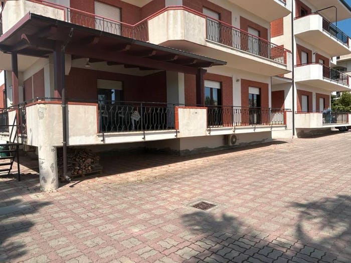 Appartamento con 6 locali in vendita in Contrada Lacchi, Roccella Ionica