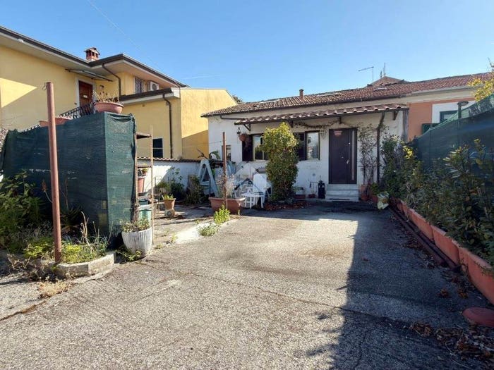 Casa quadrilocale in vendita in Via bigioni, Marina di Carrara, Carrara