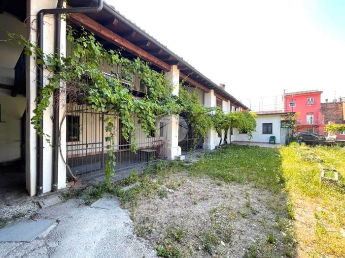 Appartamento bilocale in vendita in Via S Zeno, Folzano, Brescia
