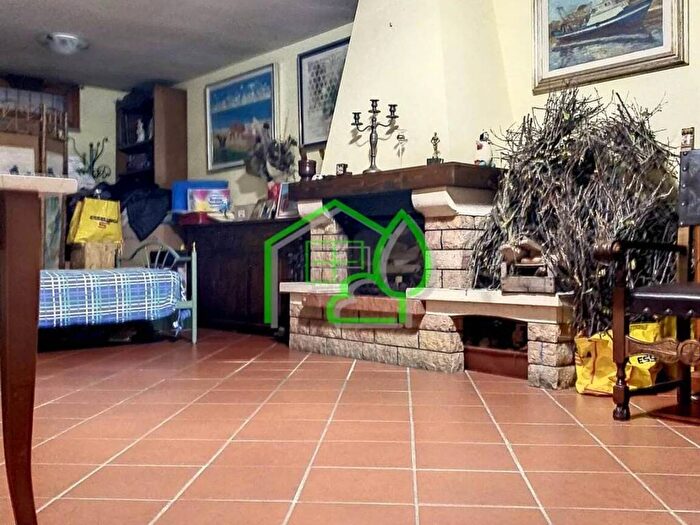 Casa con 6 locali in vendita in Area Residenziale Terminetto Terminetto Migliarina, Terminetto Migliarina, Viareggio