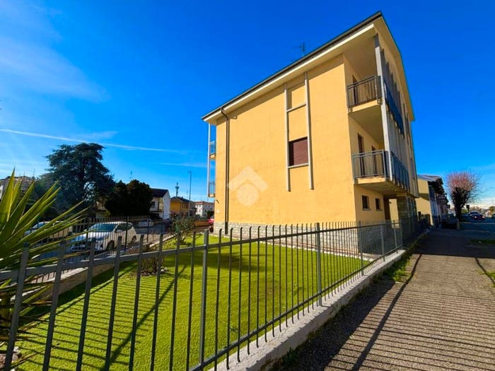 Casa con 6 locali in vendita in Str Biandrate, Santa Rita, Novara