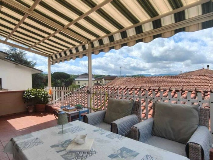 Casa con 6 locali in vendita in Via Medaglie d'Oro d'Italia al V M, Monti, Licciana Nardi