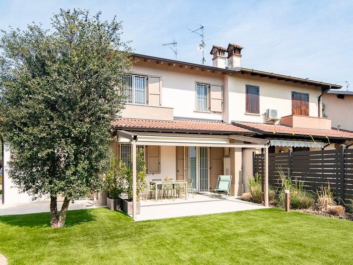 Casa quadrilocale in vendita in Via Isonzo, GadescoPieve Delmona