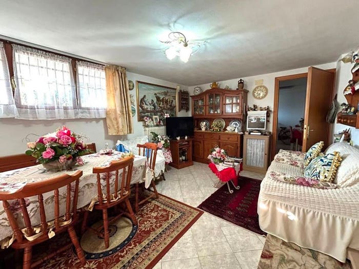 Appartamento con 6 locali in vendita in Via Giacomo Brodolini, Cecina Centro, Cecina