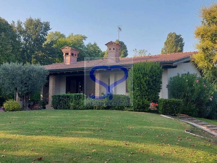 Casa con 6 locali in vendita in Via Moret Di Maron, Brugnera