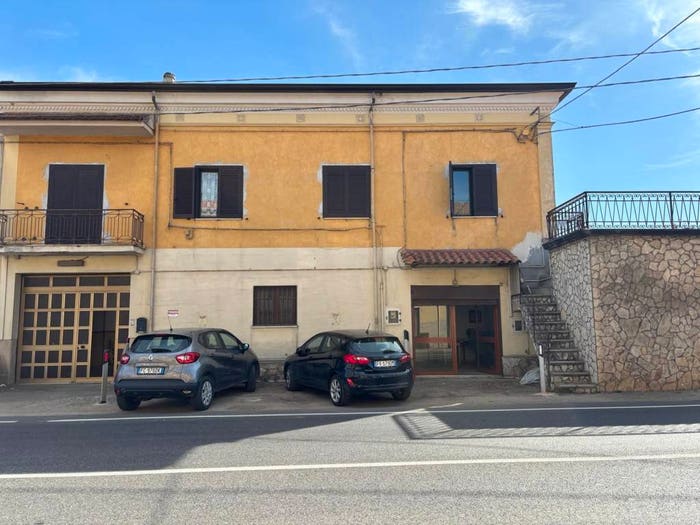 Casa con 6 locali in vendita in Via Appia, Sparanise