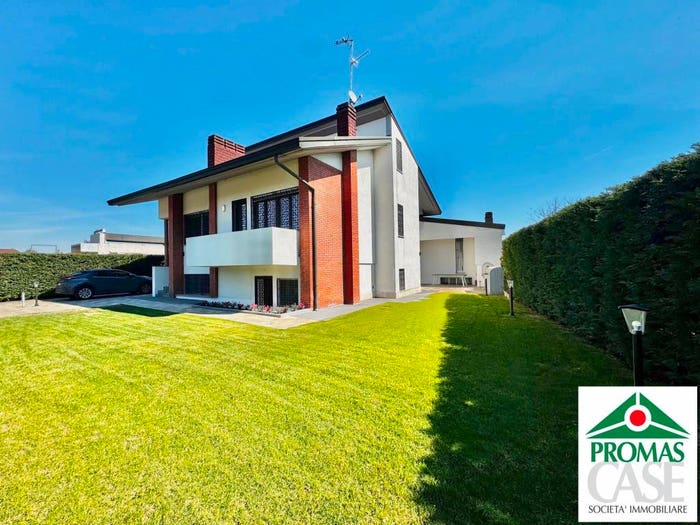 Casa con 6 locali in vendita in Via Nuova Circonvallazione, Calvenzano