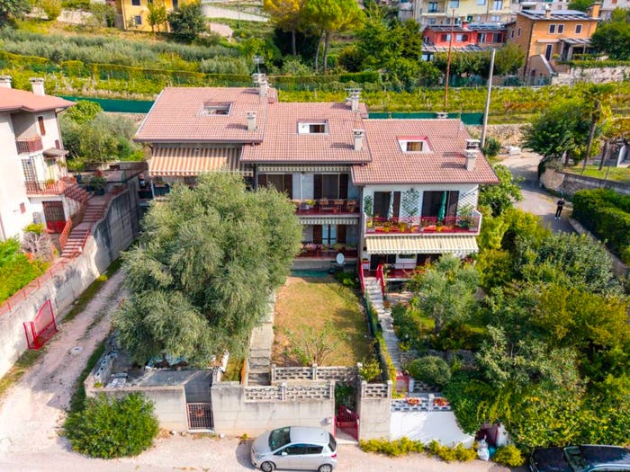 Casa quadrilocale in vendita in Via San Marco, Mazzano, Negrar di Valpolicella