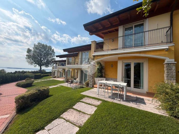 Appartamento trilocale in vendita in Via Giovanni Pascoli, Montinelle, Manerba del Garda