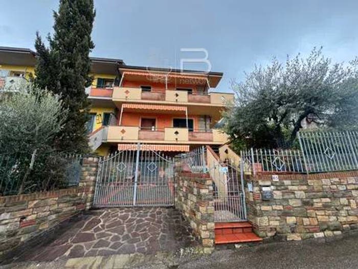 Casa con 6 locali in vendita in Via Di Gragnano Nn, Centro, Monsummano Terme