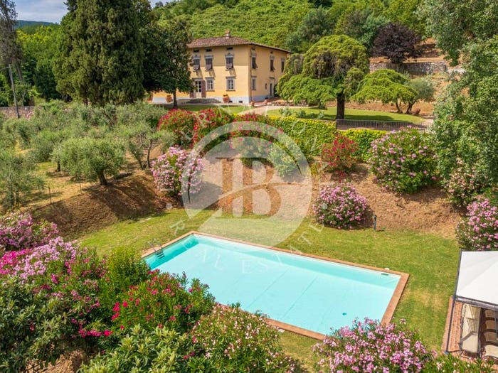 Casa con 6 locali in vendita in Colle di Compito Castelvecchio, Capannori