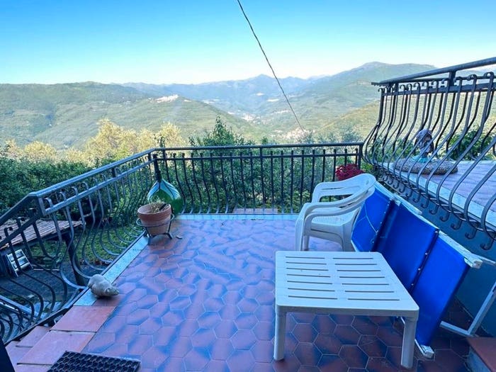 Casa con 6 locali in vendita in Via Vittorio Veneto, Centro, Chiusanico