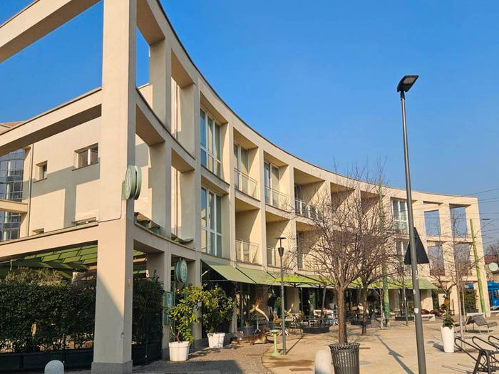 Appartamento trilocale in vendita in Via Bernardino Galliari, Certosa, Milano