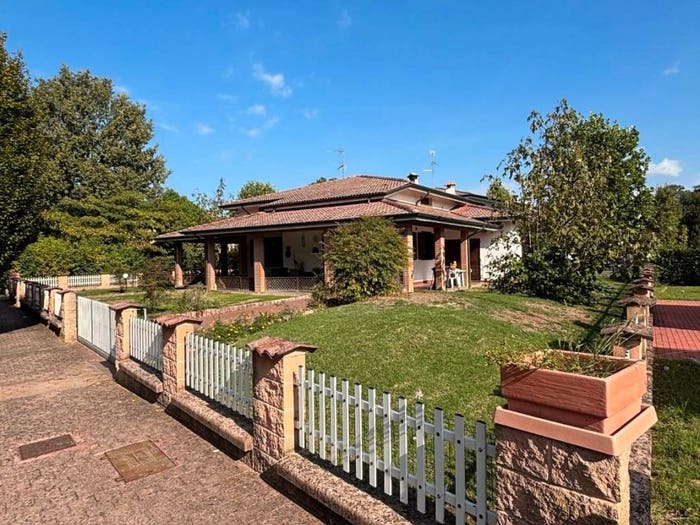 Casa con 5 locali in vendita in Via Aprile, Casale, Sorbolo Mezzani