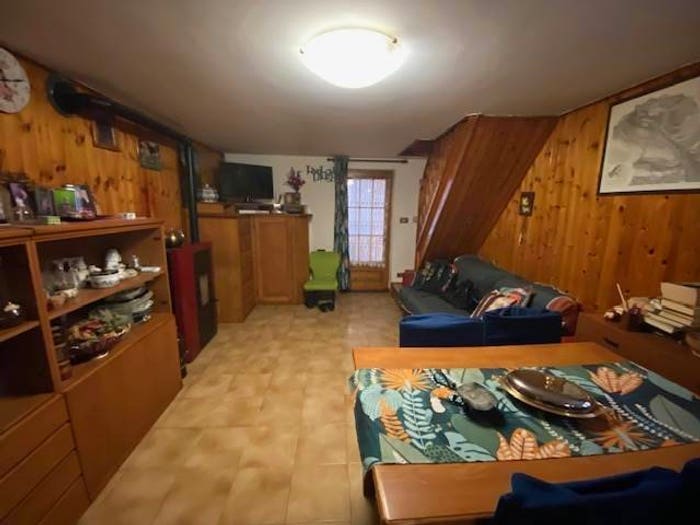Casa bilocale in vendita in FRAZIONE FOLLIAS, La Place, Issogne
