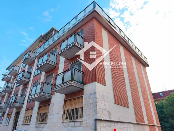 Appartamento quadrilocale in vendita in Via Ravenna, San Paolo, Novara
