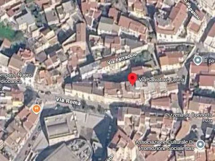 Casa con 6 locali in vendita in Via Salvatore Farina No Number, Centro, Nuoro