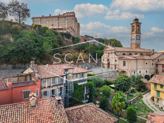 Casa con 6 locali in vendita in Centro, Guarene