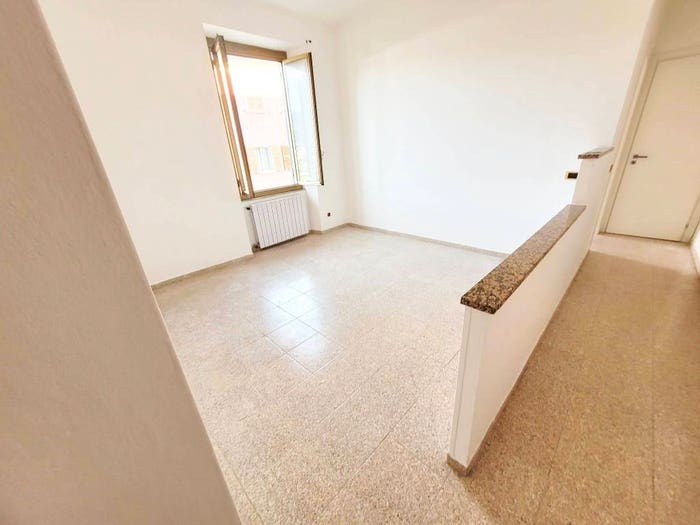 Appartamento trilocale in vendita in Via Buonviaggio, Migliarina, La Spezia