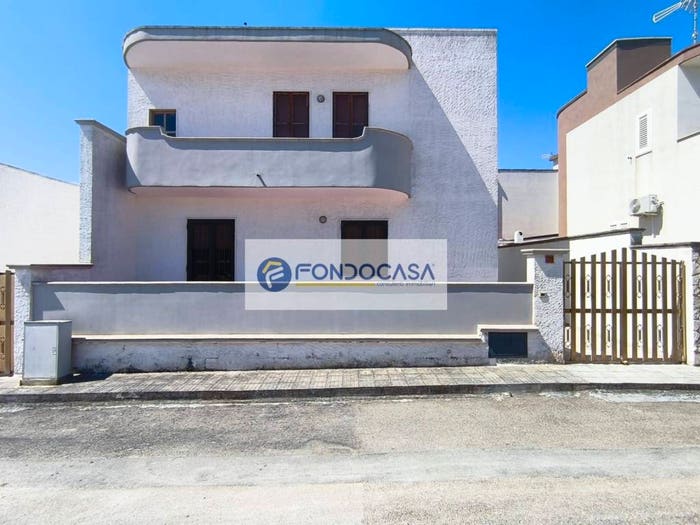 Casa con 5 locali in vendita in via della Lampreda, Torre Chianca, Lecce