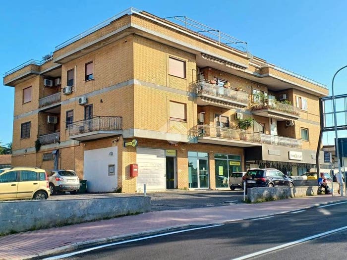 Appartamento trilocale in vendita in Via roma, Centro, Nepi