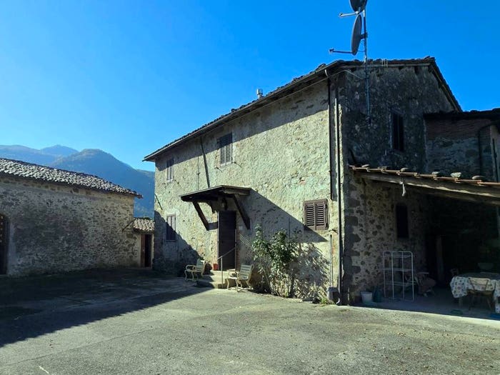 Casa con 6 locali in vendita in Centro, Barga
