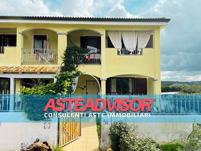 Casa con 6 locali in vendita in Via L'Aquila, Santa Teresa Gallura