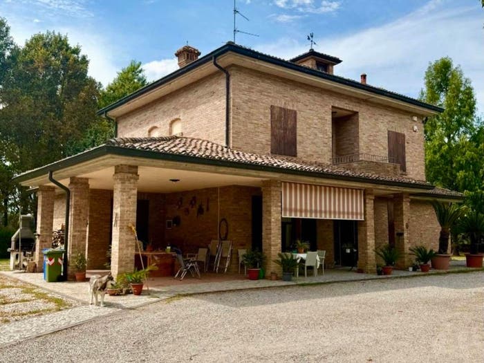 Casa con 6 locali in vendita in Via Volturno, Centro, Cavezzo