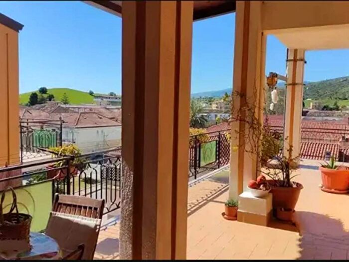 Appartamento trilocale in vendita in Viale della Libertà, Isca Marina, Isca sullo Ionio