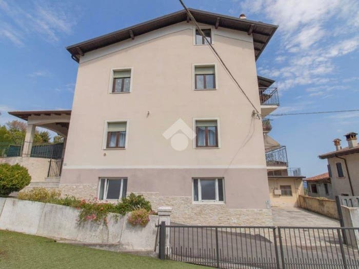 Casa con 5 locali in vendita in Via Dossolo, Bione
